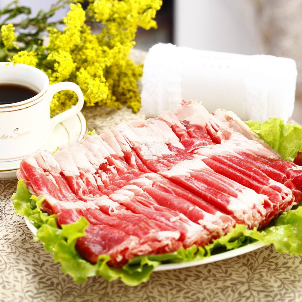 吃铜锅涮羊肉,老北京冬天里的铜锅炭火涮羊肉