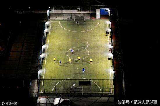 屋顶足球场难度,屋顶足球场难不难