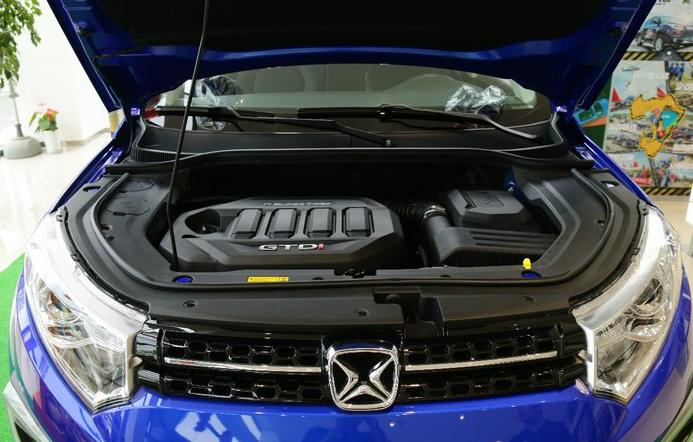 高速路上发动机水温过高怎么办,发动机水温过高是什么原因引起的