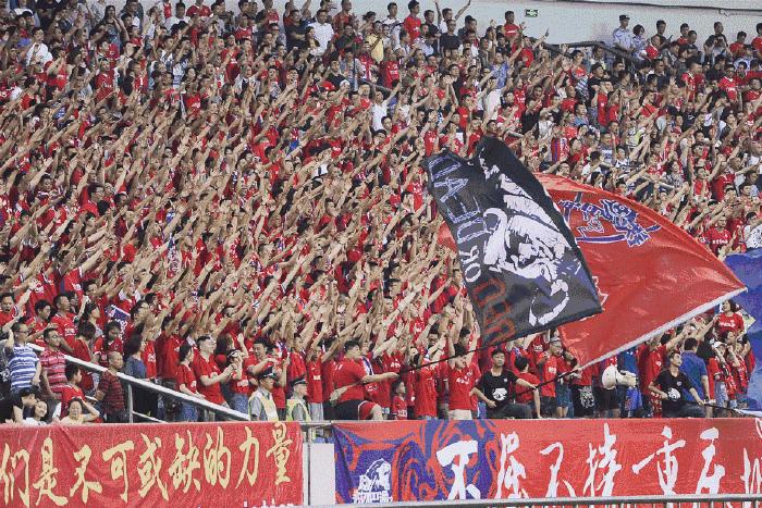 重庆力帆主场球迷视频,重庆当代力帆足球俱乐部2019比赛