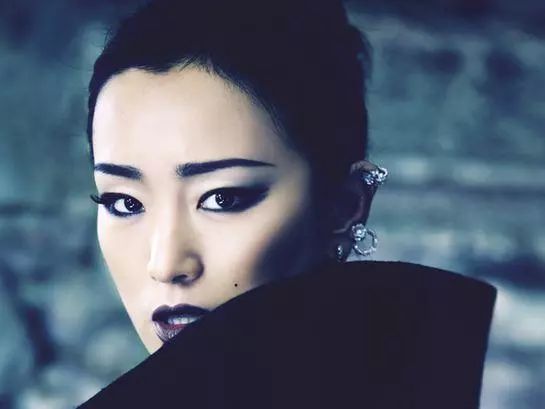 当年巩俐有多惊艳出道即成名,巩俐成名作品