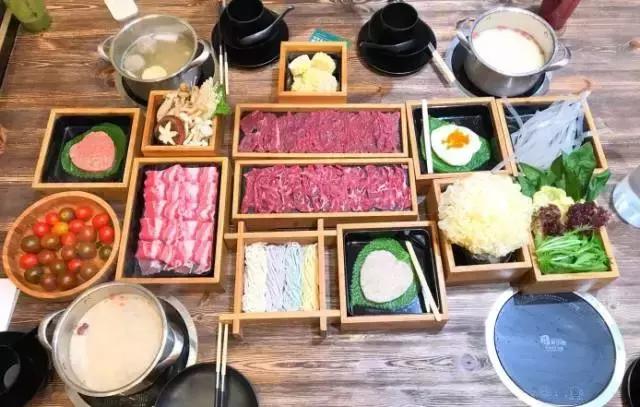 天冷了，一家一家吃起来，这些大连今年新开的网红火锅店