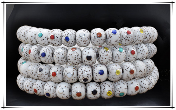 文玩菩提根手串盘玩保养,文玩菩提怎么保养