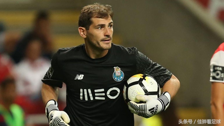 为省工资波尔图借故封杀“圣卡西”?经纪人出面解释,主帅难服众