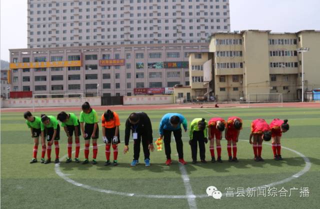 全县校园足球比赛,阳光体育快乐足球操