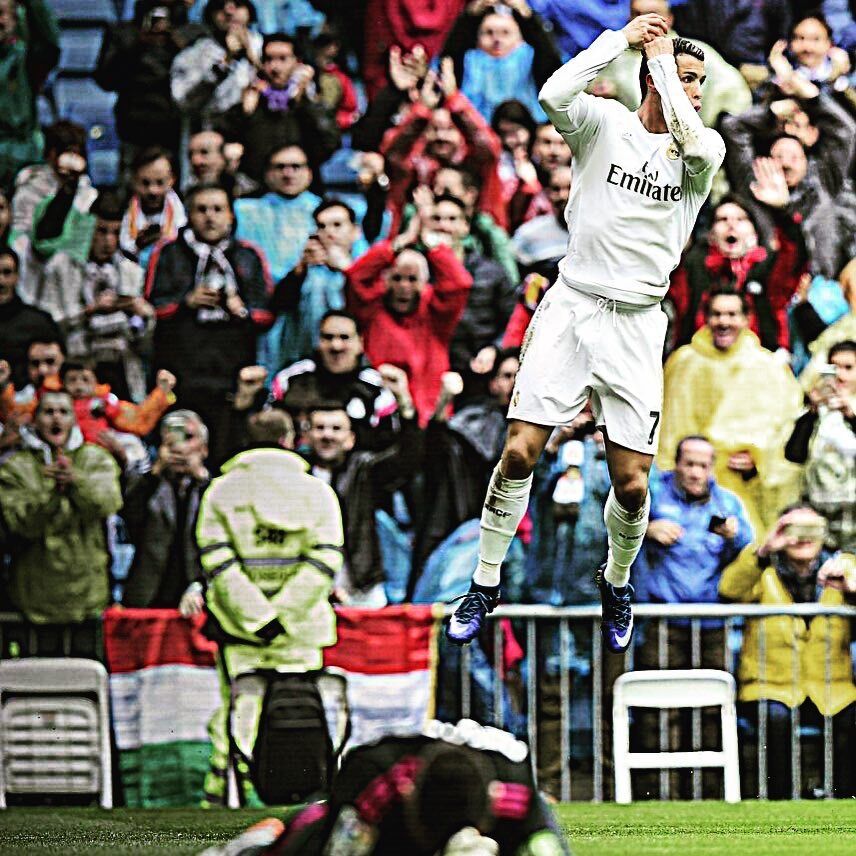 足坛经典对决纳瓦斯,天下足球05年欧冠决赛