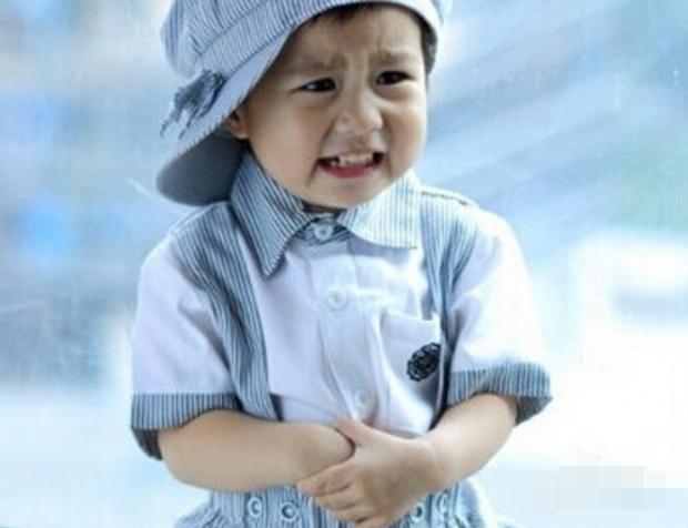 小孩吃雪糕肚子痛最简单止痛方法,孩子吃了个雪糕肚子疼怎么办