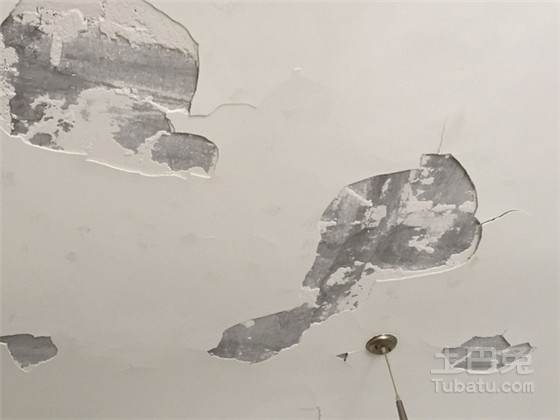 墙漆开裂脱落怎么处理,房顶漆开裂什么原因