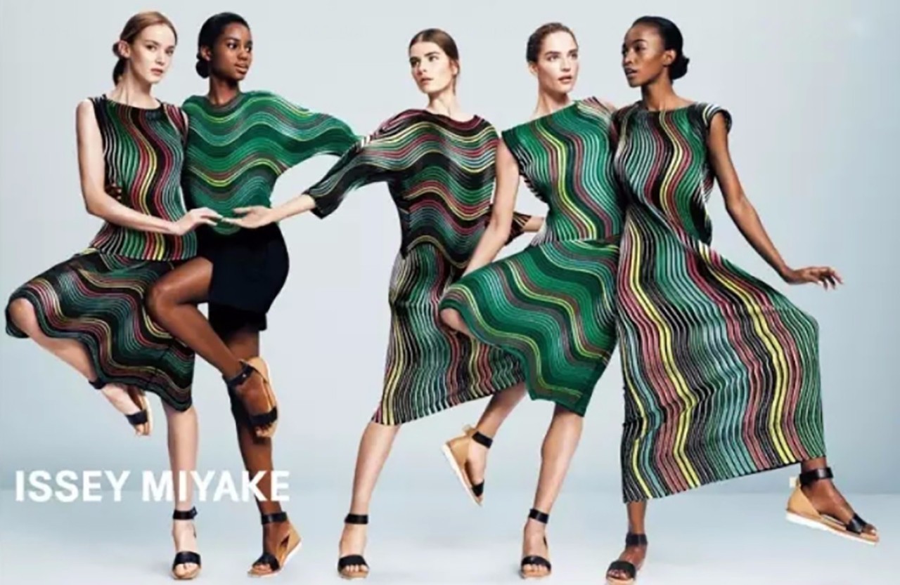 逛三宅一生,三宅一生西装搭配牛仔裤