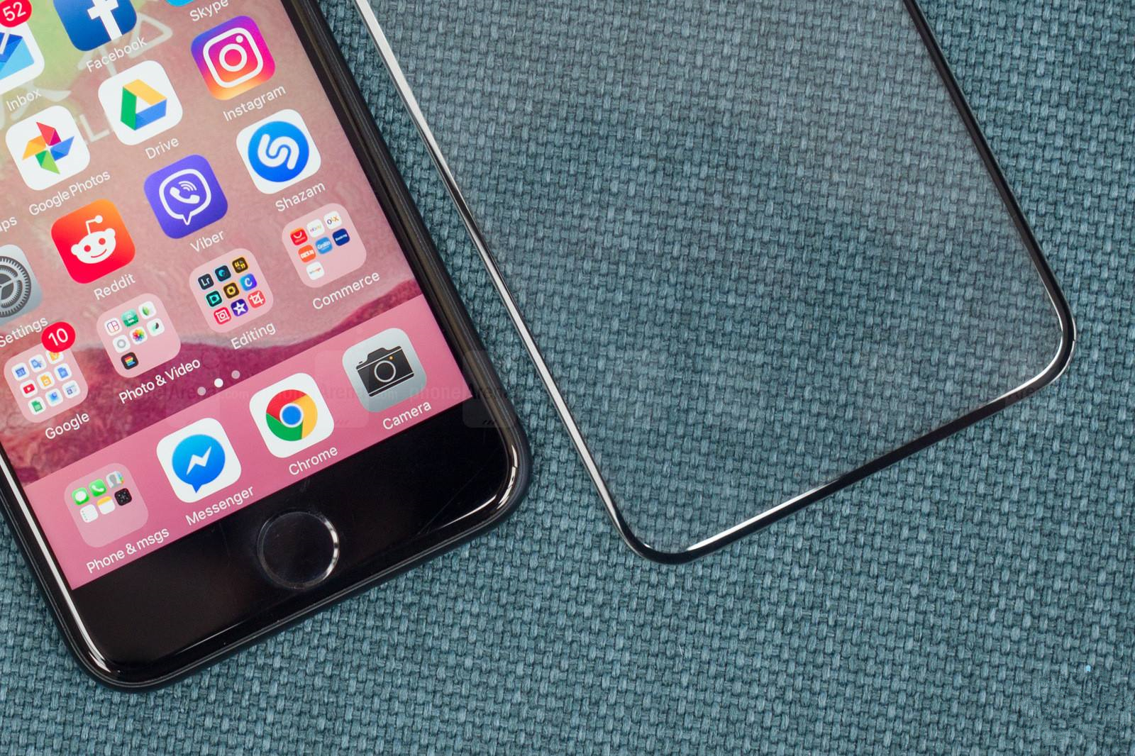 既然新机到手都贴膜，为什么手机出厂时不提前把膜贴好？