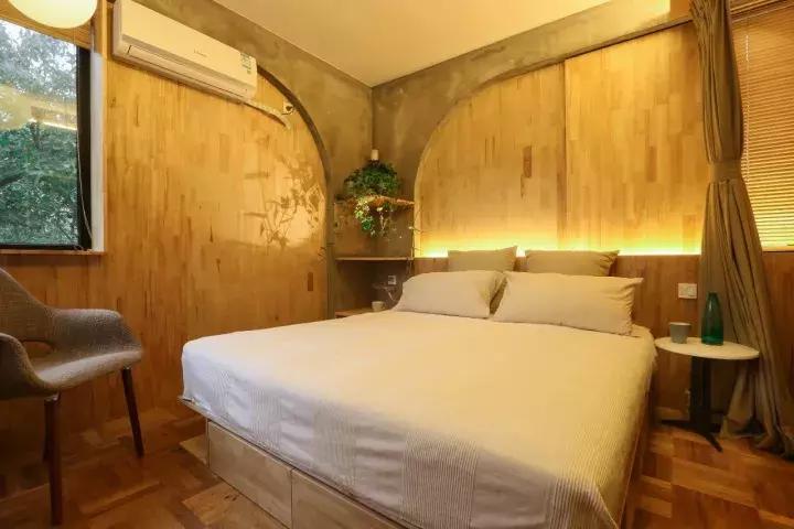 作家安东尼：80㎡破旧老公房，华丽逆转成精致温暖的家