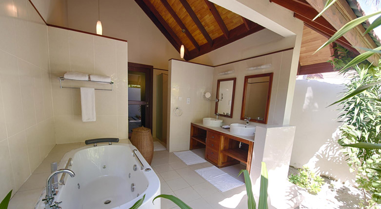 马尔代夫鲁滨逊岛美景,海岛旅游胜地马尔代夫岛