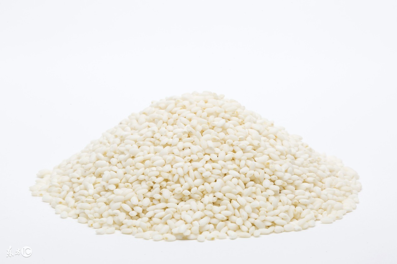 鼻子出油毛孔大黑头多怎么办,鼻子有粉刺黑头爱出油怎么办