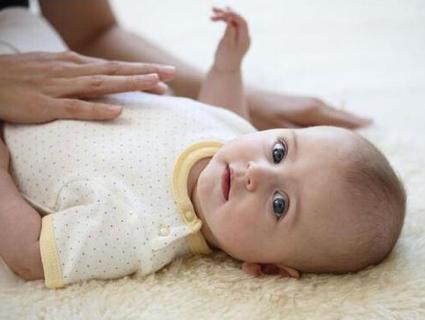 秋天宝宝拉肚子怎么快速解决,小宝宝腹泻快速解决方法