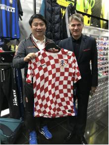 皇贝对巴伦西亚,克罗地亚球队莫德里奇回国庆祝