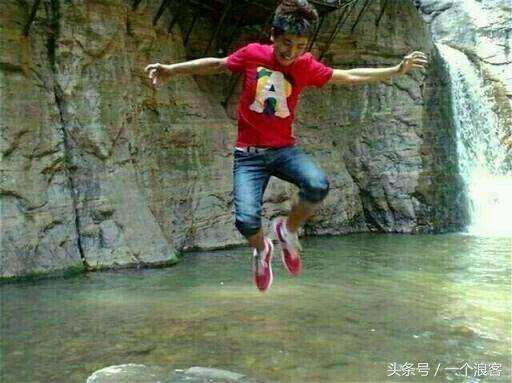 ps恶搞大神们的各种作品,求大神把我p霸气一点