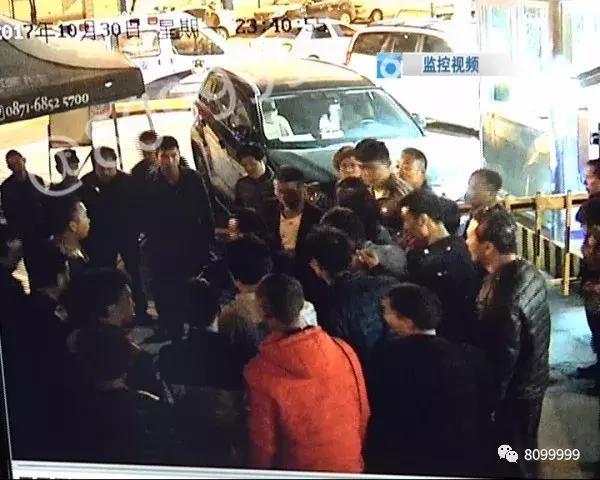 停车惹纠纷业主保安动了手,停车场保安与业主起冲突致死