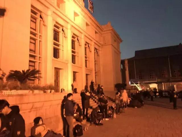 窝头会馆宋丹丹何冰经典片段,何冰谈宋丹丹演话剧