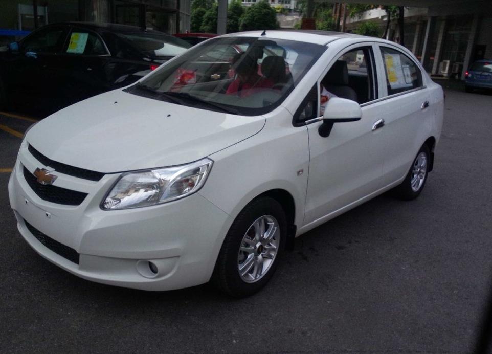 内部空间大、技术先进、油耗还低的这车只要四万？！