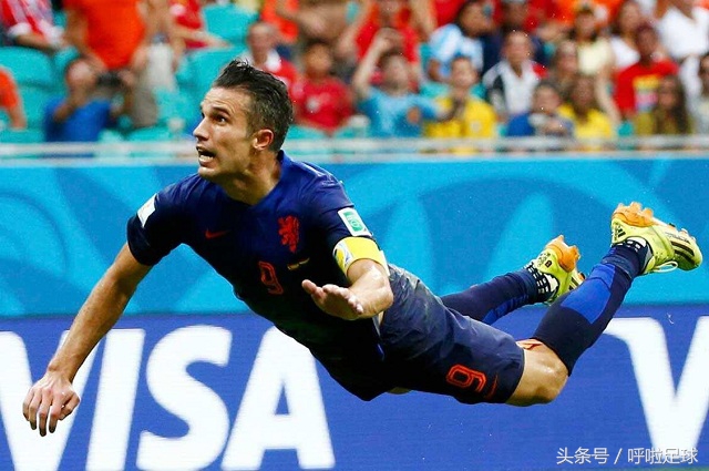 谁是足球史上最伟大的7号,足球十大绝杀罗本