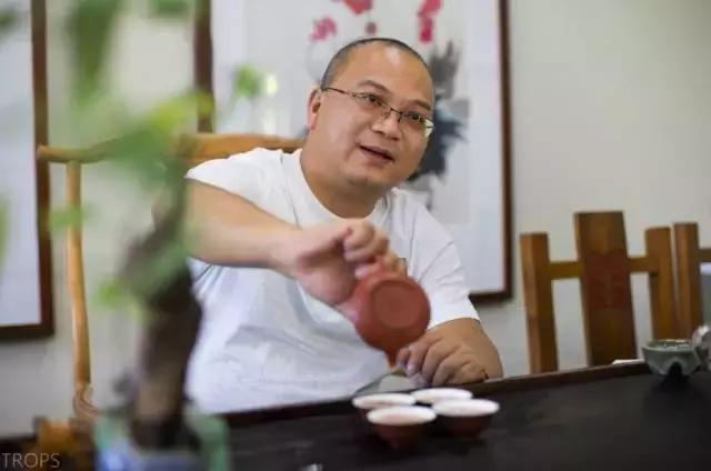 一横一竖，方见足球江湖