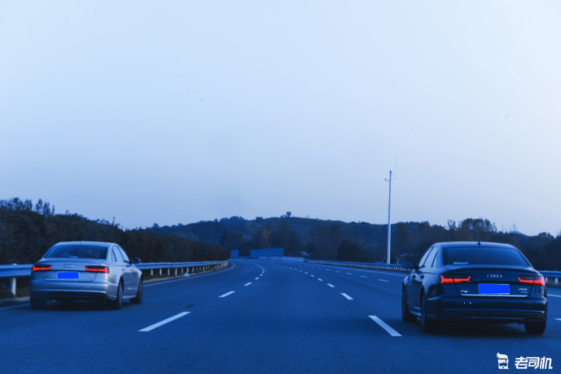 奥迪a4l45quattro臻选动感型,奥迪a4l第一视角40tfsi试驾