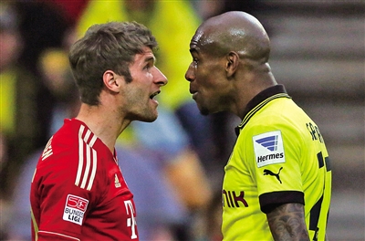 曾贵为欧冠王者，德甲班霸，如却内忧外患，人见人欺，将四大皆空