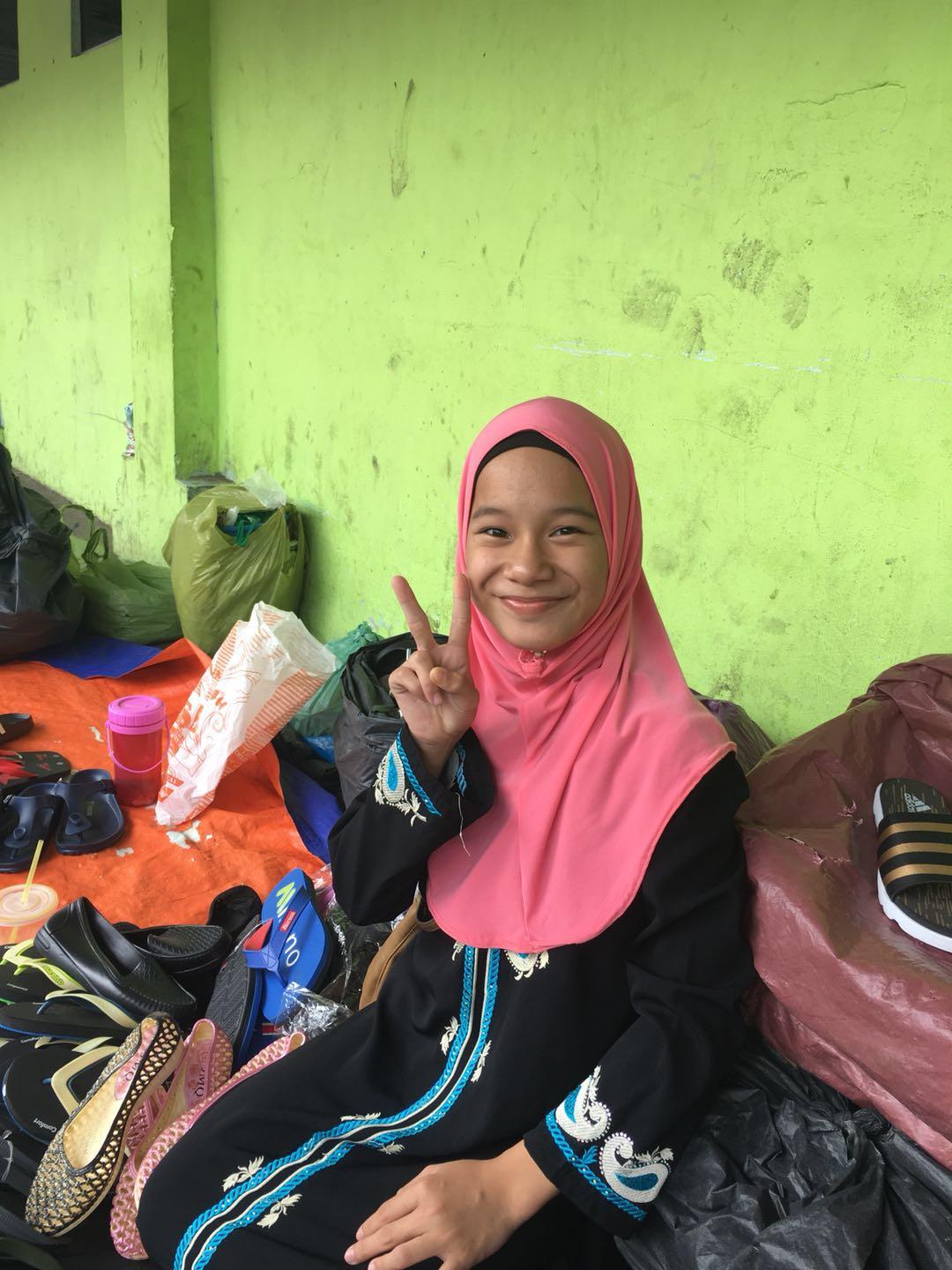 在马来西亚的沙巴码头，中国女生很受欢迎