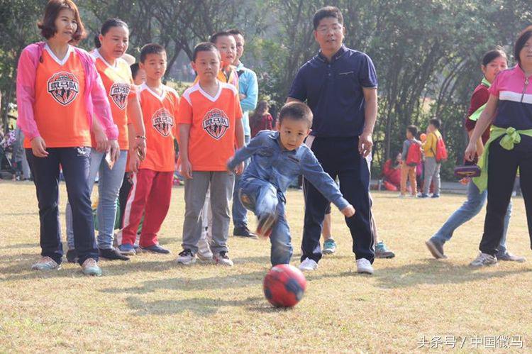雄鹰少儿足球,早教小小足球运动员