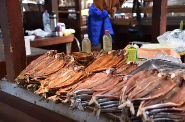 坐火车穿越俄罗斯西伯利亚,欧洲火车途经小镇