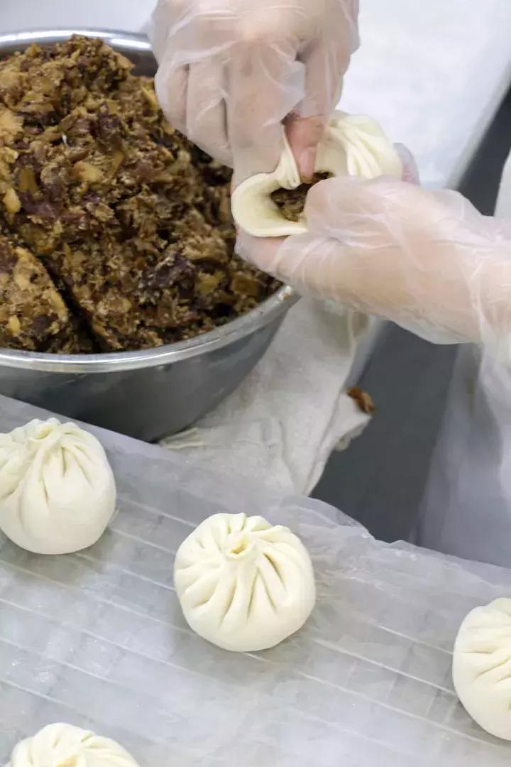 这个来自台湾的包子，香到连手指都想吞下去！吃了就上瘾！