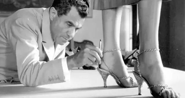 这个被梦露、赫本深爱着的高跟鞋牌子,现在却美得过分怪异?!