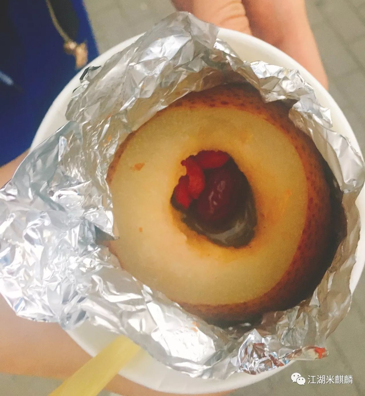 没了推着“汽油罐”的小贩,我们还能去哪吃甜到流汁儿的烤红薯?