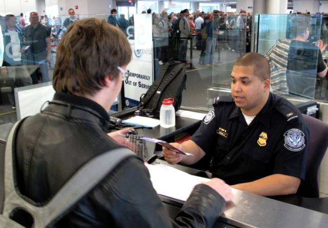 超实用通关秘术：如何顺利地走出美国海关的小黑屋！