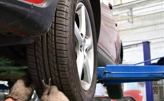 爱车噪音大怎么办,爱车咯吱响是怎么了