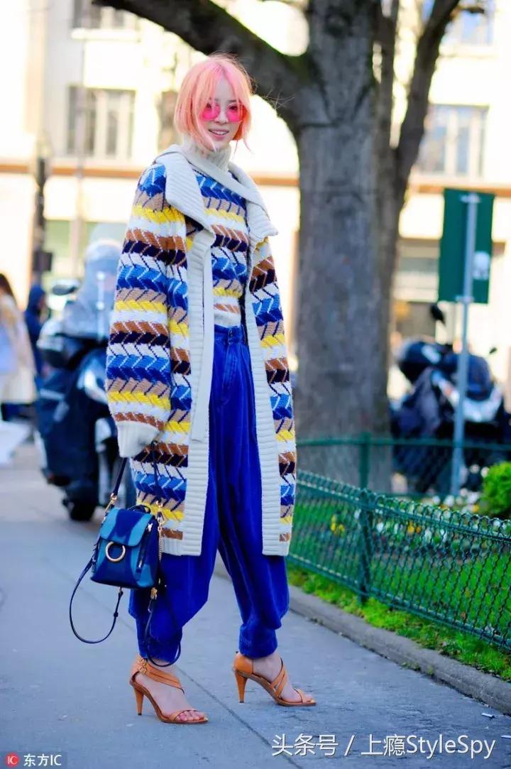 冬天半袖蝙蝠衫毛衣搭配,冬天宽松版的毛衣怎么搭配