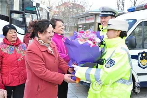 行走如风的时代请允许我们回回头，以记者的名义……