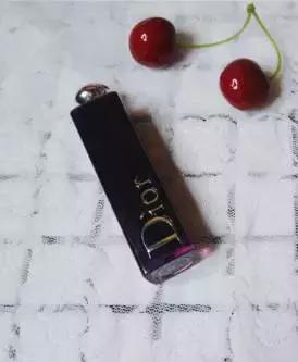 枫叶砖红色带着红棕调的口红,枫叶脏橘色口红