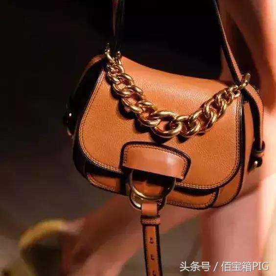 今年最火的包包正品,当下最火的爆款包包