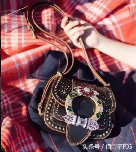 今年最火的包包正品,当下最火的爆款包包