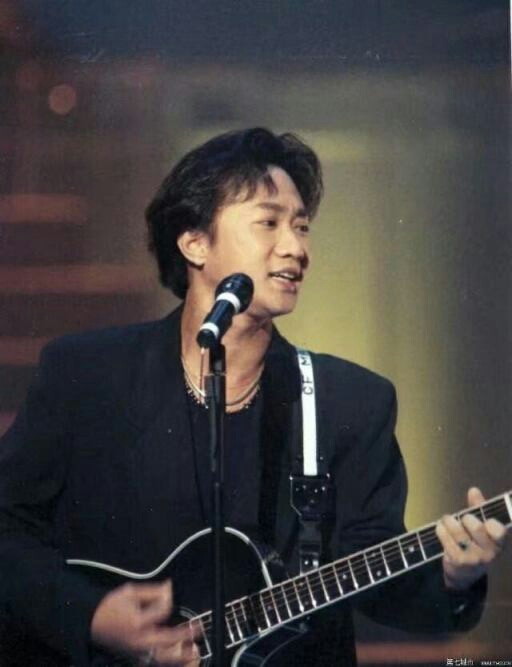 国际上是怎么评价黄家驹的,流行天王杰克逊评价黄家驹