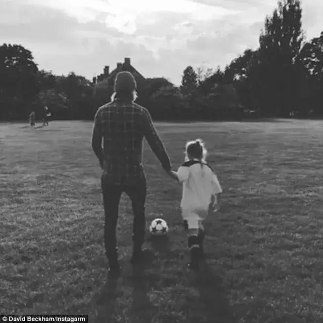 贝小七出现在球场,贝小七小时候跳舞