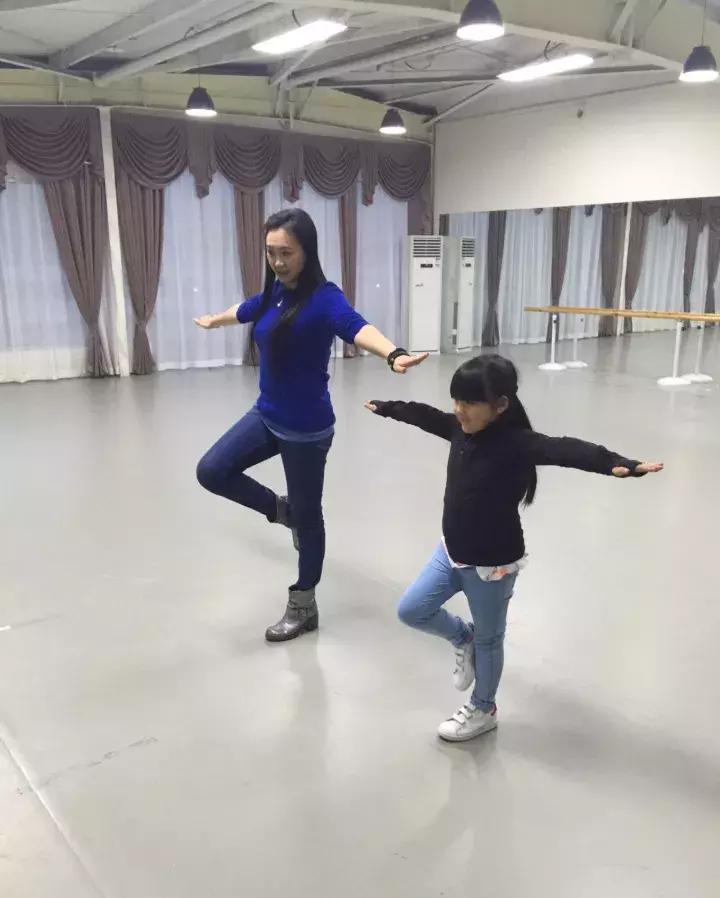 外卖小哥说英语送餐后续,外卖小哥学英语改变命运