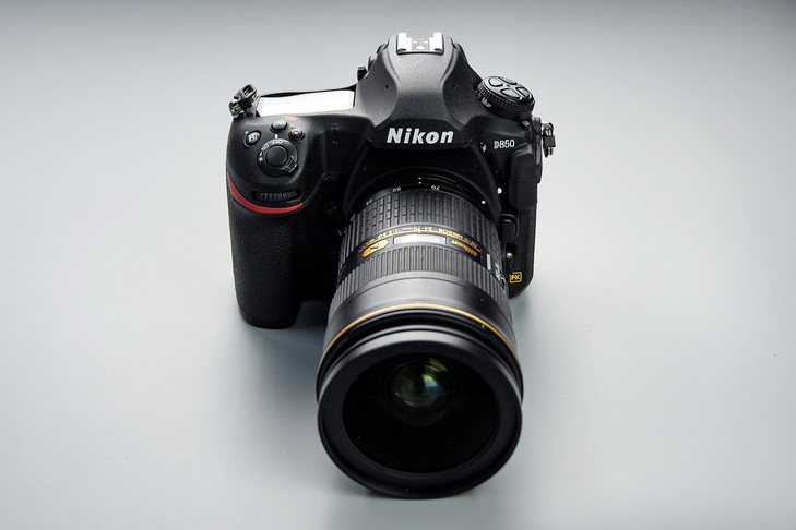 尼康d850可以碾压同价格的微单吗,尼康d850与尼康d5连拍对比测评