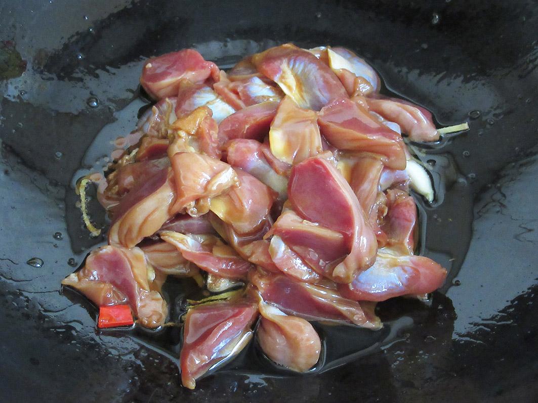 鸡身上哪些部位可以做菜吃,鸡身上既好吃又大补的部位