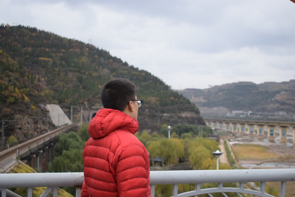 羽绒服500块贵不贵,价格在500元左右的羽绒服