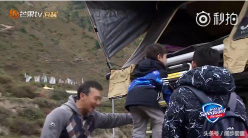 爸爸5jasper小泡芙,刘畊宏女儿泡芙和嗯哼陈小春