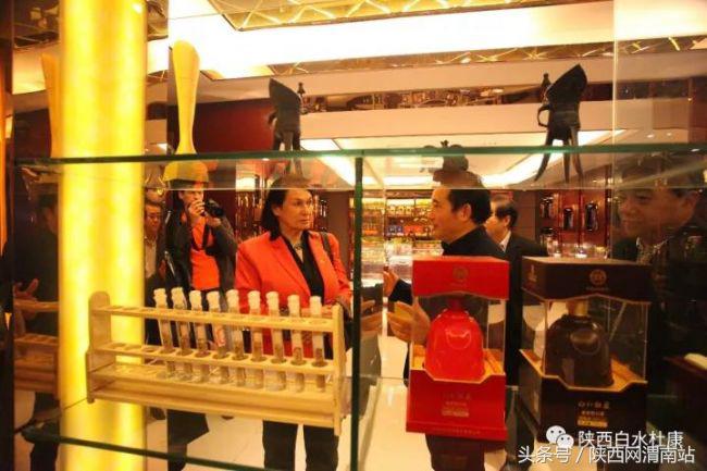 俄罗斯专家将与陕西白水杜康合建中国太空功能保健饮料及生产基地