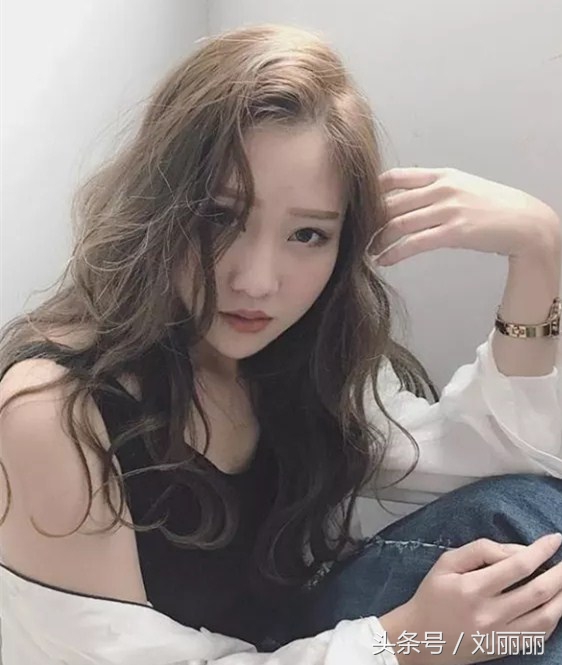 齐肩烫发显老气怎么补救,为什么烫发后显得很老气