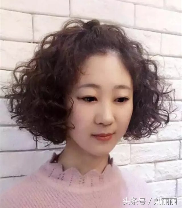 齐肩烫发显老气怎么补救,为什么烫发后显得很老气